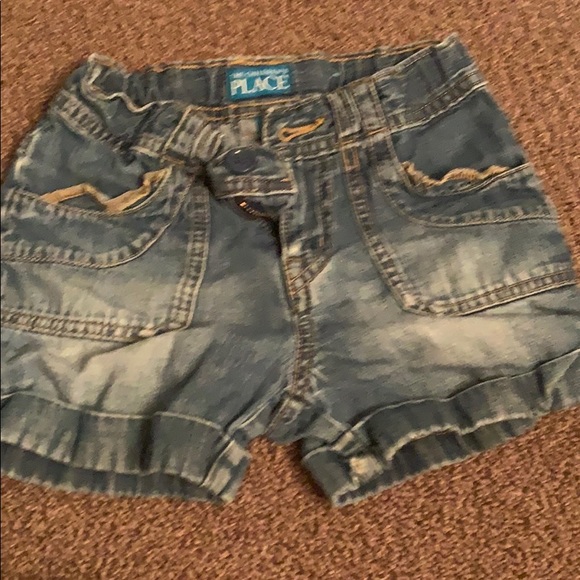 6 pairs of girls shorts size 6/7 nonsmoking home. - Picture 6 of 7
